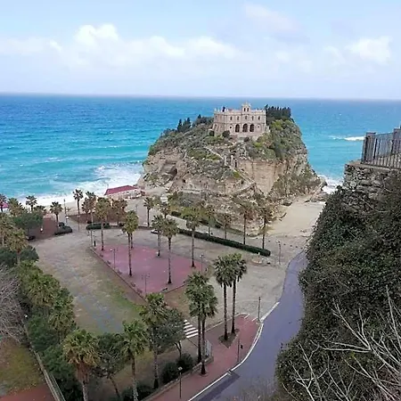 Ada 4*